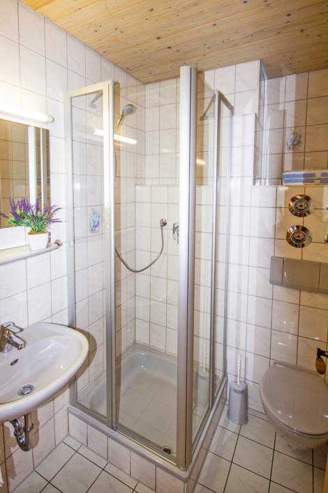 Haus 3 Wohnung B Bad