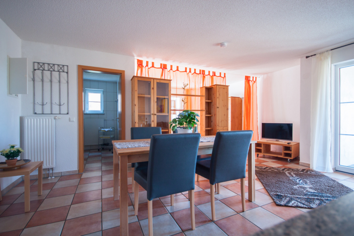 Haus 4 Wohnung A Essplatz